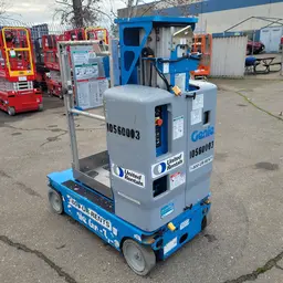 2017 Genie GR-12 Self-Propelled One-Person Lift
