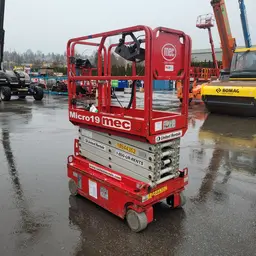 2018 MEC MICRO 19 Scissor Lift