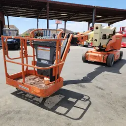 2014 JLG E400AJPN Articulating Boom Lift