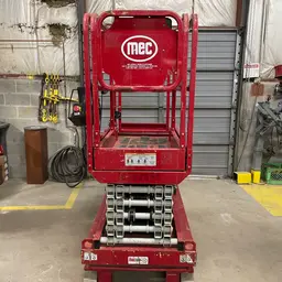 2017 MEC MICRO 19 Scissor Lift