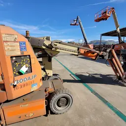 2015 JLG E300AJP Articulating Boom Lift