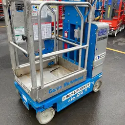 2016 Genie GR-12 Self-Propelled One-Person Lift