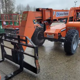 2015 SKYTRAK 6042 Forklift