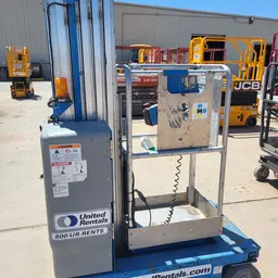 2015 Genie GR-20 Self-Propelled One-Person Lift