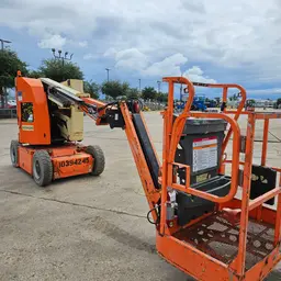 2015 JLG E300AJP Articulating Boom Lift