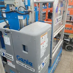 2016 Genie GR-15 Self-Propelled One-Person Lift