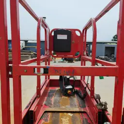 2017 MEC MICRO 19 Scissor Lift