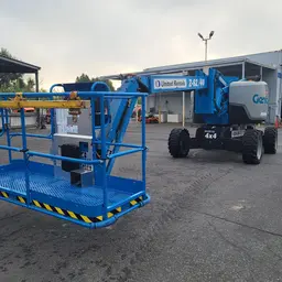 2015 Genie Z-62/40J Articulating Boom Lift