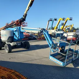 2015 Genie Z-62/40J Articulating Boom Lift