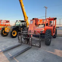 2014 SKYTRAK 8042 Forklift