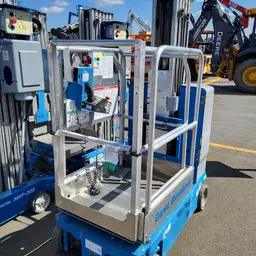 2016 Genie GR-20 Self-Propelled One-Person Lift