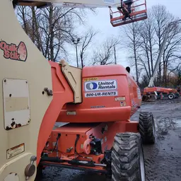 2015 JLG 800AJ Articulating Boom Lift