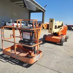 2016 JLG E450AJ Articulating Boom Lift