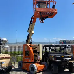 2015 JLG E300AJP Articulating Boom Lift