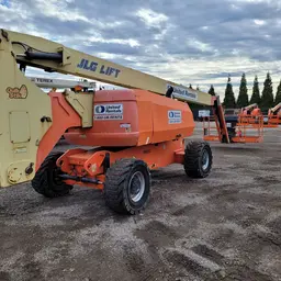 2013 JLG 800AJ Articulating Boom Lift