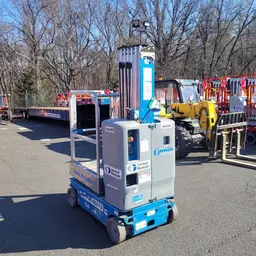 2016 Genie GR-20 Self-Propelled One-Person Lift