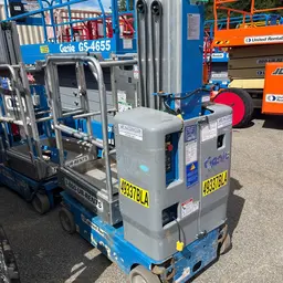 2017 Genie GR-20 Self-Propelled One-Person Lift
