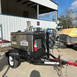 2019 Lincoln Electric VANTAGE 322 Welder