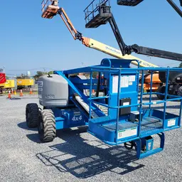 2012 Genie Z-45/25 RT Articulating Boom Lift