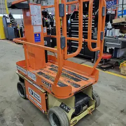 2016 JLG 1230ES Self-Propelled One-Person Lift