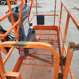 2015 JLG 800AJ Articulating Boom Lift