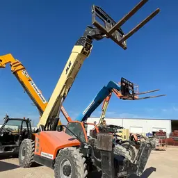 2017 JLG 1055 Forklift