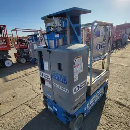 2016 Genie GR-12 Self-Propelled One-Person Lift