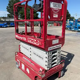 2018 MEC MICRO 19 Scissor Lift