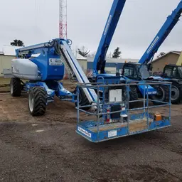 2012 Genie Z-135/70 Articulating Boom Lift