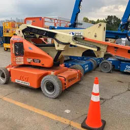 2014 JLG E400AJPN Articulating Boom Lift