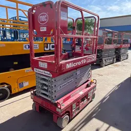 2018 MEC MICRO 19 Scissor Lift