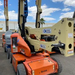 2015 JLG E400AJP Articulating Boom Lift