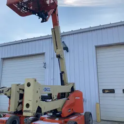2013 JLG E450AJ Articulating Boom Lift
