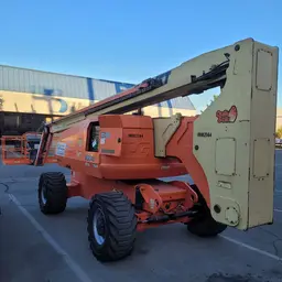 2013 JLG 800AJ Articulating Boom Lift