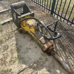 2015 Atlas Copco SB 452 Attachment