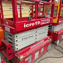 2018 MEC MICRO 19 Scissor Lift