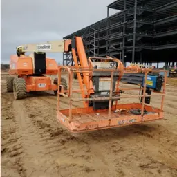 2013 JLG 800AJ Articulating Boom Lift