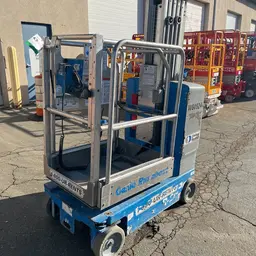 2016 Genie GR-20 Self-Propelled One-Person Lift
