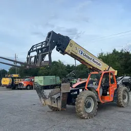 2016 JLG 1055 Forklift