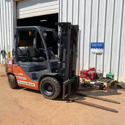 2018 Toyota 8FGU25 Warehouse Forklift