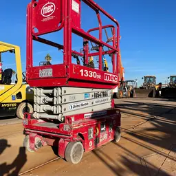2016 MEC 1330SE Scissor Lift