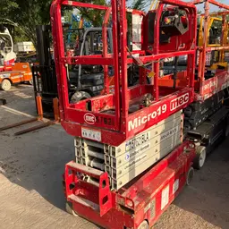 2018 MEC MICRO 19 Scissor Lift