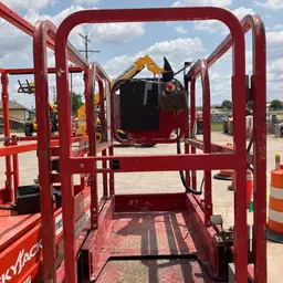 2018 MEC MICRO 19 Scissor Lift