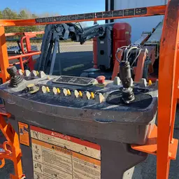 2014 JLG E400AJPN Articulating Boom Lift