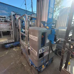 2016 Genie GR-20 Self-Propelled One-Person Lift