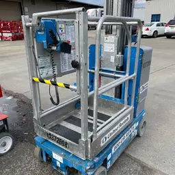 2015 Genie GR-20 Self-Propelled One-Person Lift