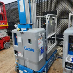 2017 Genie GR-20 Self-Propelled One-Person Lift