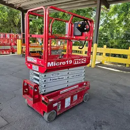 2018 MEC MICRO 19 Scissor Lift