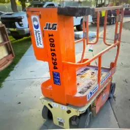 2018 JLG 1230ES Self-Propelled One-Person Lift
