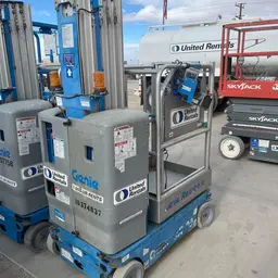 2015 Genie GR-20 Self-Propelled One-Person Lift